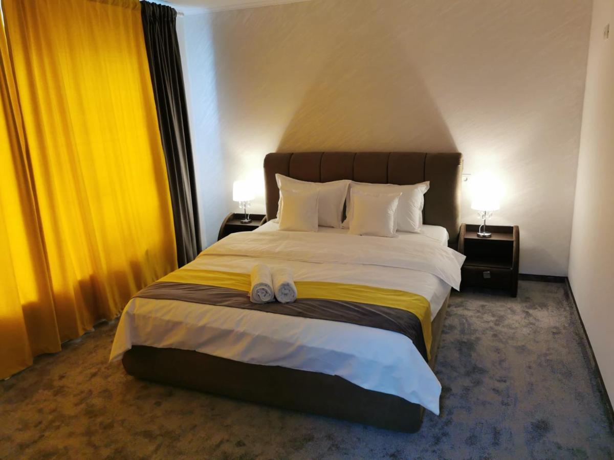 Casa Sonia Hotel Targu Jiu Bagian luar foto