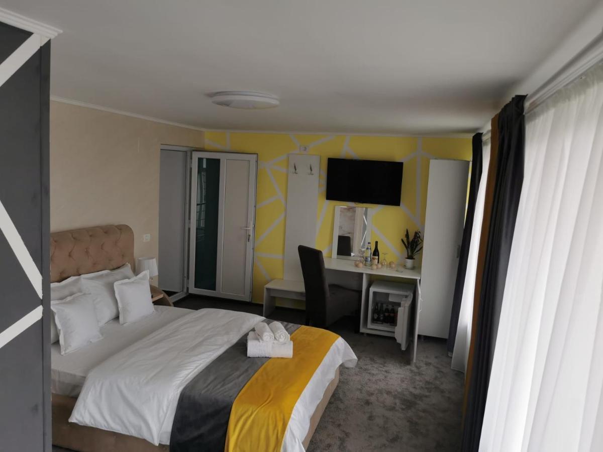 Casa Sonia Hotel Targu Jiu Bagian luar foto