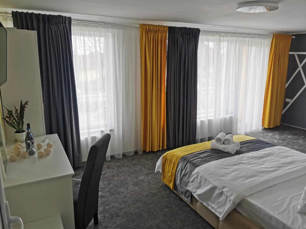 Casa Sonia Hotel Targu Jiu Bagian luar foto