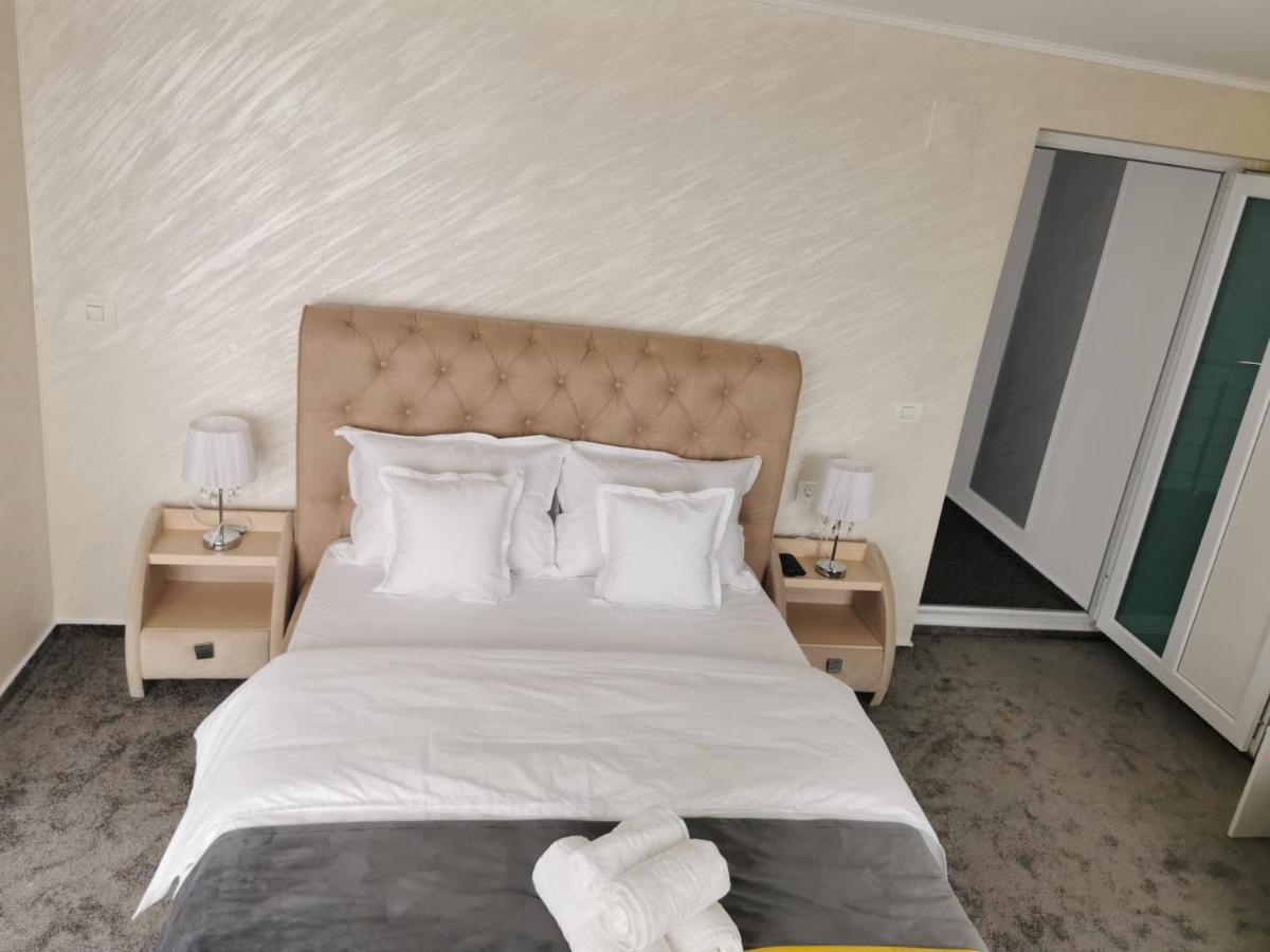 Casa Sonia Hotel Targu Jiu Bagian luar foto