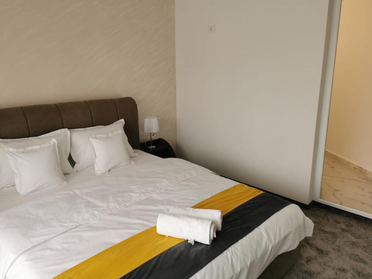 Casa Sonia Hotel Targu Jiu Bagian luar foto