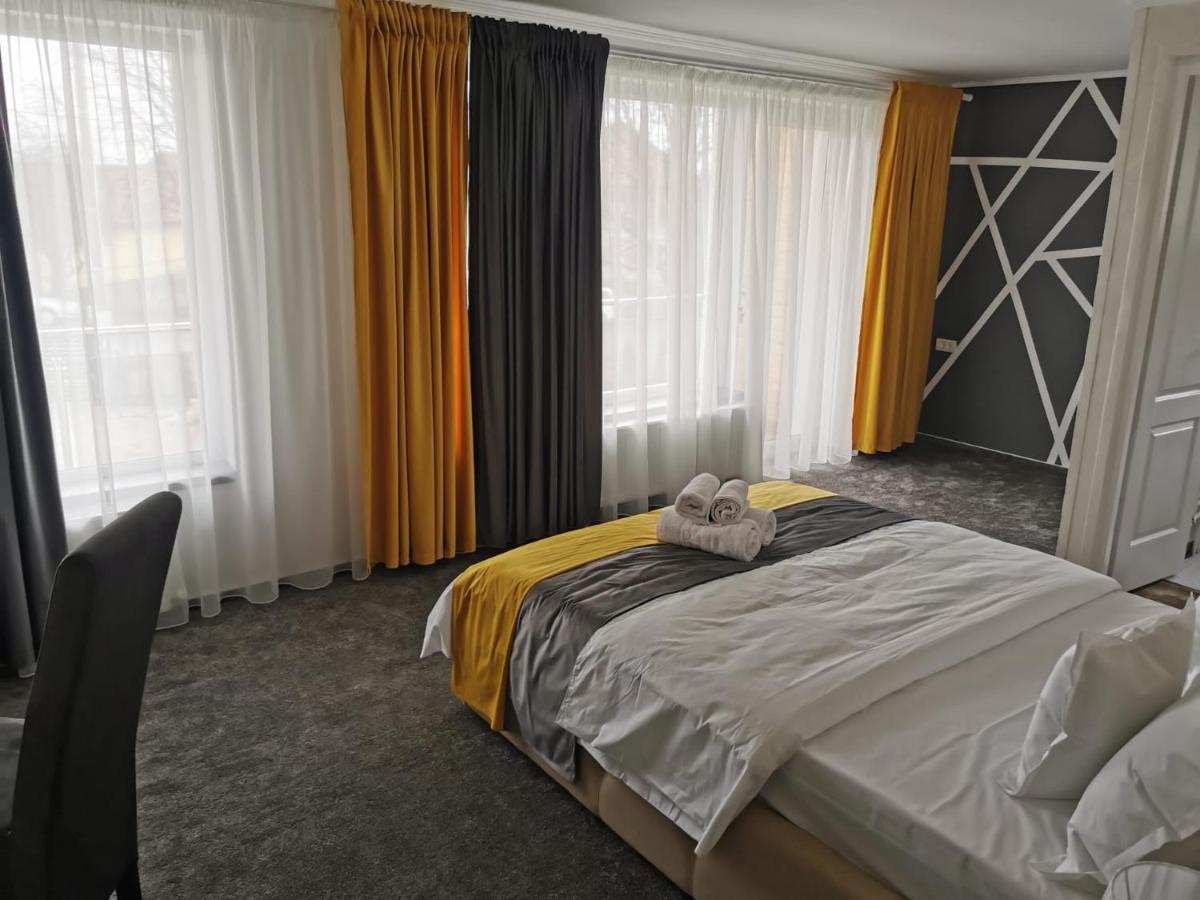 Casa Sonia Hotel Targu Jiu Bagian luar foto