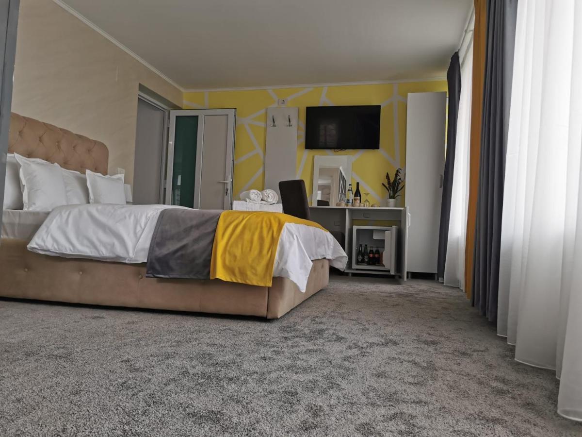 Casa Sonia Hotel Targu Jiu Bagian luar foto