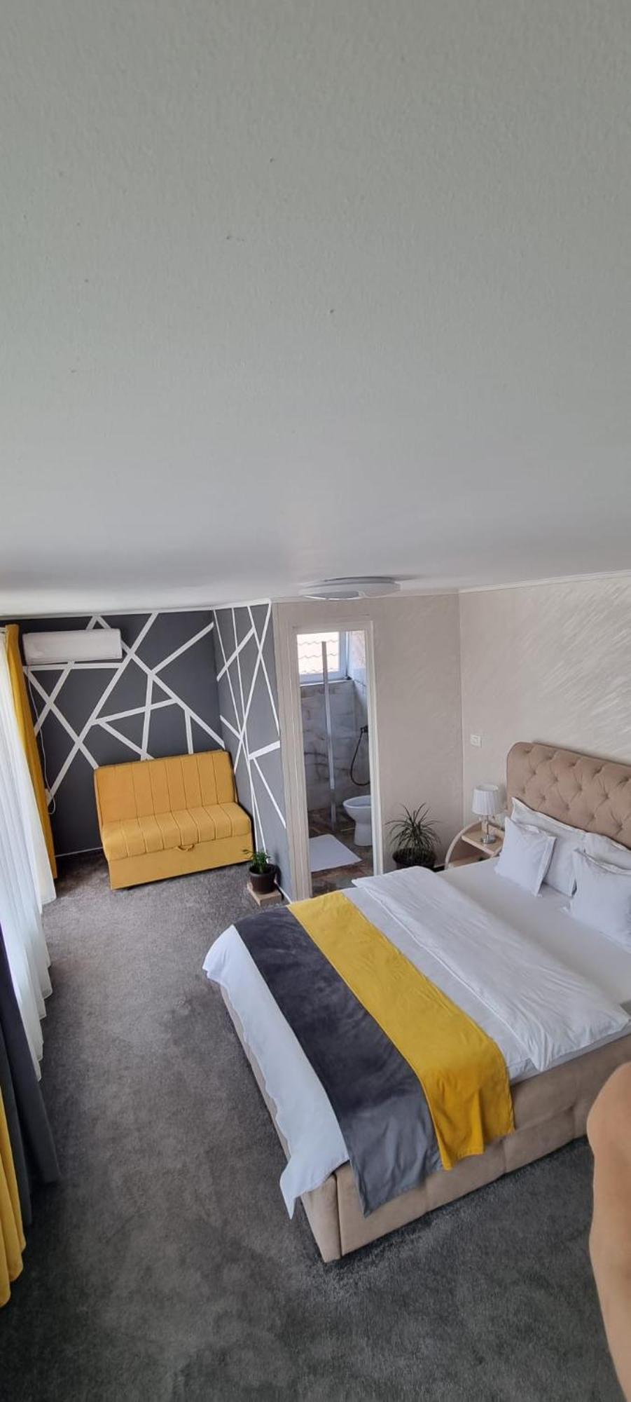 Casa Sonia Hotel Targu Jiu Bagian luar foto