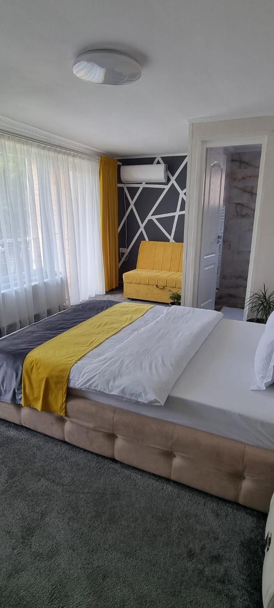 Casa Sonia Hotel Targu Jiu Bagian luar foto