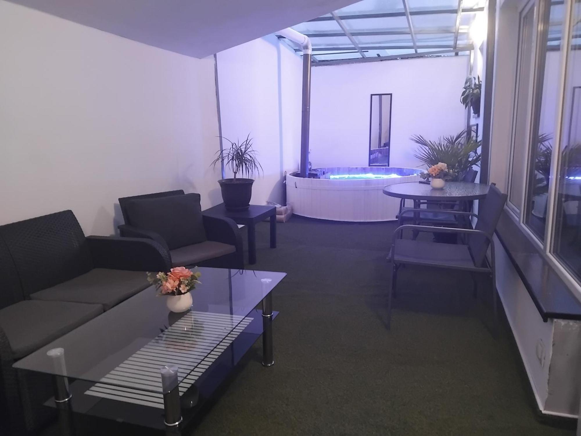 Casa Sonia Hotel Targu Jiu Bagian luar foto